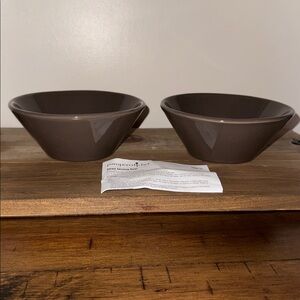 NIB Pampered Chef Gray/Brown Set of 2 Stoneware Bowls.